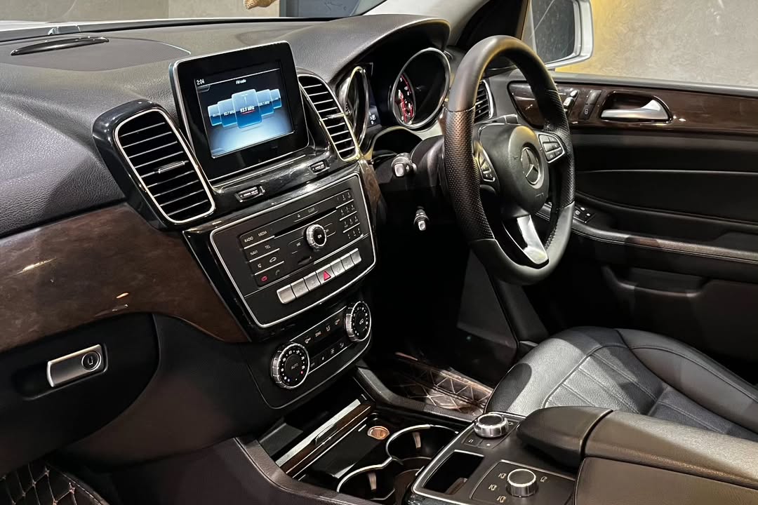 Mercedes-Benz Gle classGLE 250d201697000 kms Diesel Automatic mercedes #mercedeseclass #eclass (7)